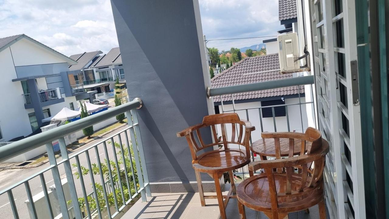 Baituljannah Homestay บาตู ปาฮัท ภายนอก รูปภาพ
